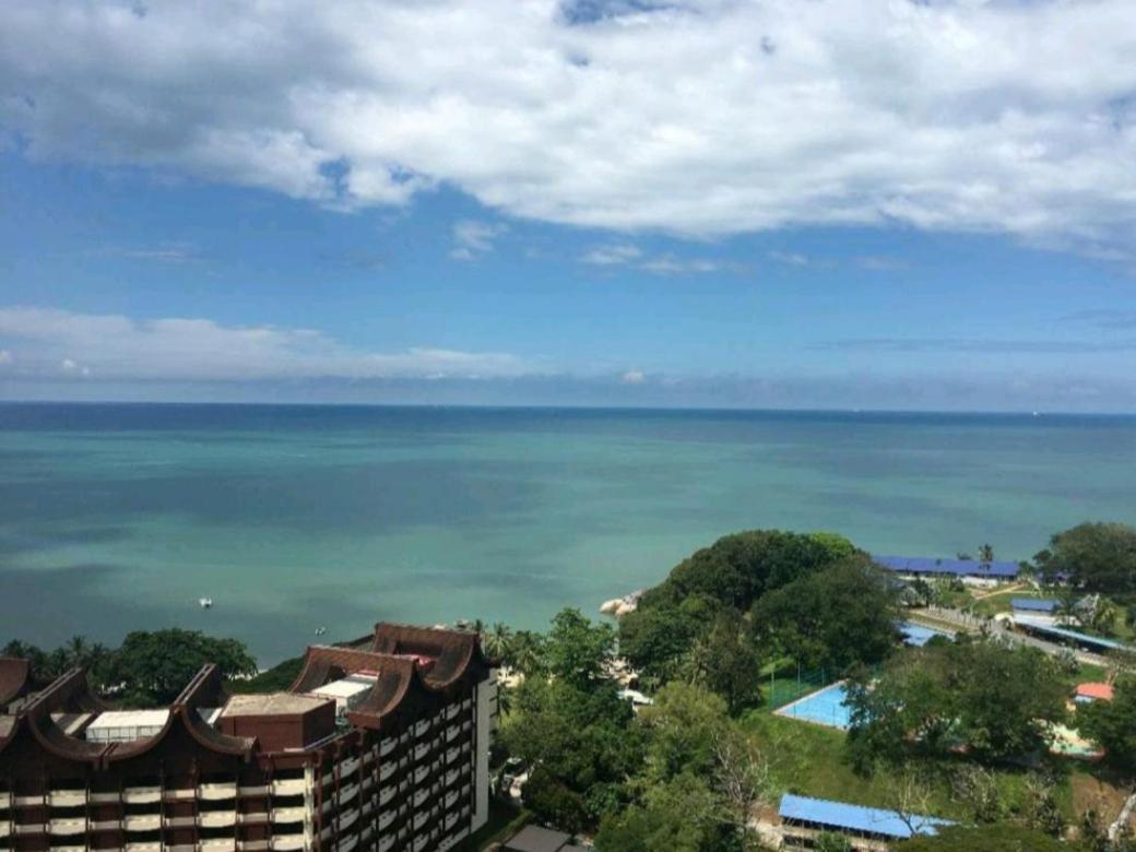 Executives Pantai Seaview Batu Ferringhi 2704 - 2 Bedrooms المظهر الخارجي الصورة